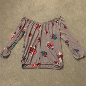 American Eagle - Gray floral wide neck top